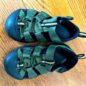 Keens Uni-sex sandals